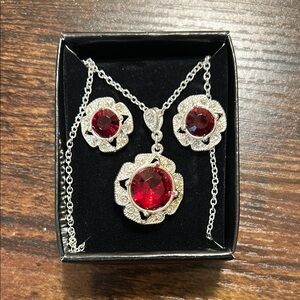 Avon 2012 Collette Necklace & Earrings Set
